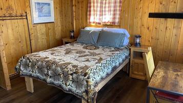 1 bedroom, desk, free WiFi, bed sheets