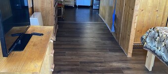 THE FRAN - WALK EVERYWHERE IN DOWNTOWN CREEDE! 1 bedroom, 1 bath (SLEEPS 2)