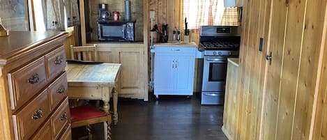 微波爐、咖啡機/沖茶器、廚房用具/餐具/器皿