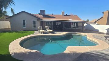 Piscina externa, piscina aquecida