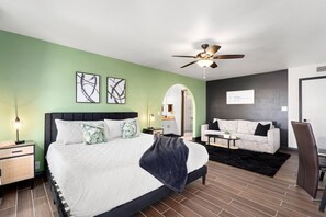 4 chambres, bureau, fer et planche à repasser, accès au Wi-Fi (inclus)