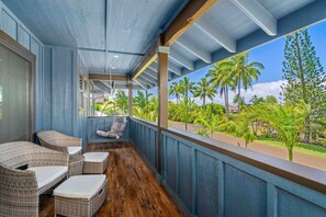 Property grounds - Huge Home w/Private Pool, Jacuzzi & Water Slide! (Princeville)