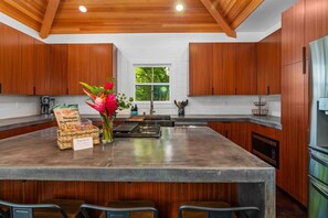 Fridge, microwave, oven, stovetop - Huge Home w/Private Pool, Jacuzzi & Water Slide! (Princeville)