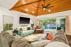 Smart TV, ping pong, books, stereo - Huge Home w/Private Pool, Jacuzzi & Water Slide! (Princeville)