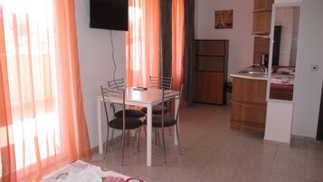 1 bedroom, down comforters, individually furnished, blackout drapes