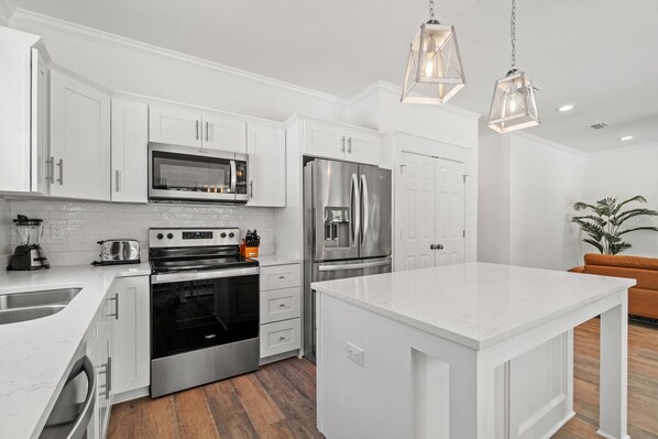 Fridge, microwave, oven, stovetop - New Build (2022) + New Owner Discount (Santa Rosa Beach)