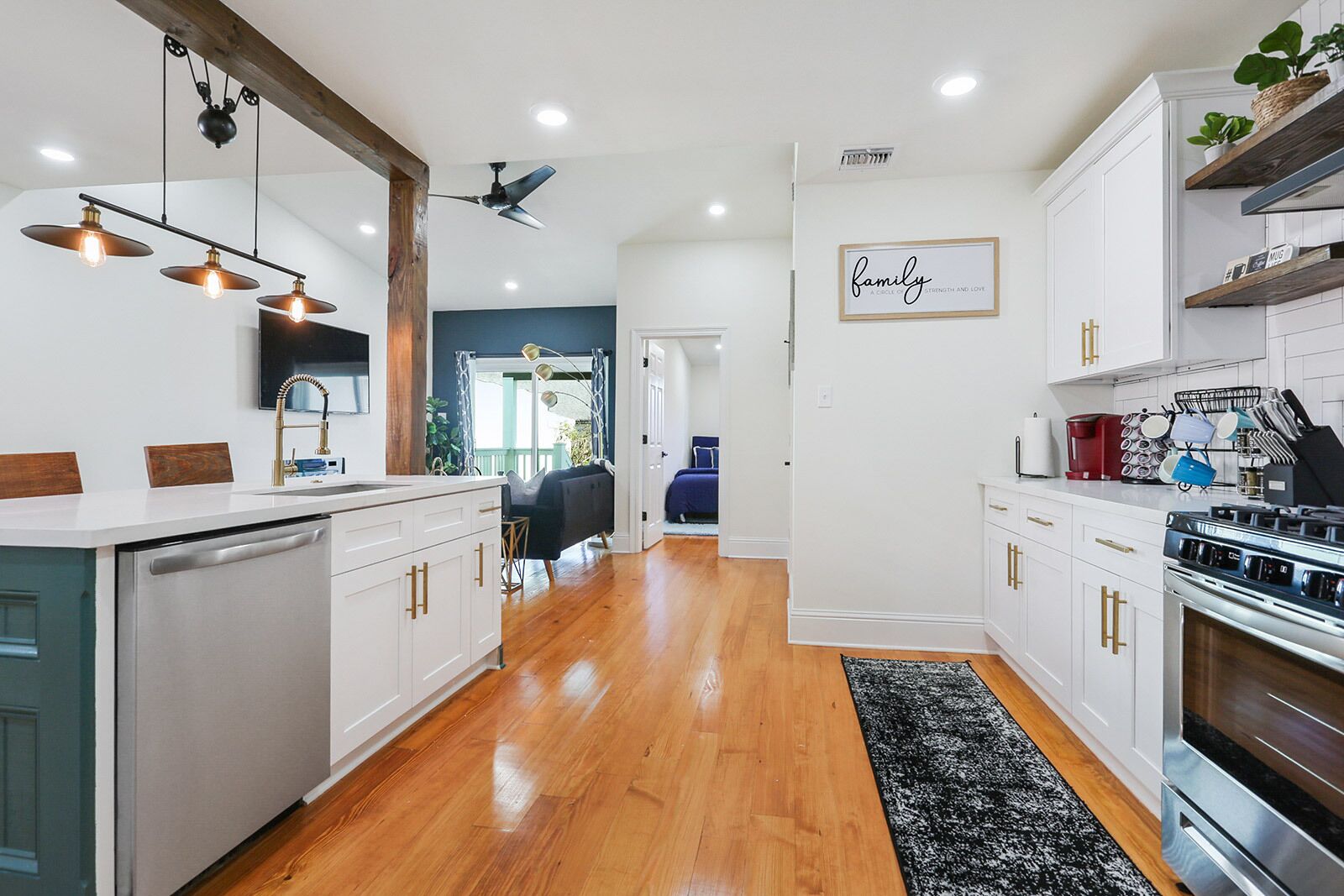 Spacious&New 3 BR House, Free parking, near treme