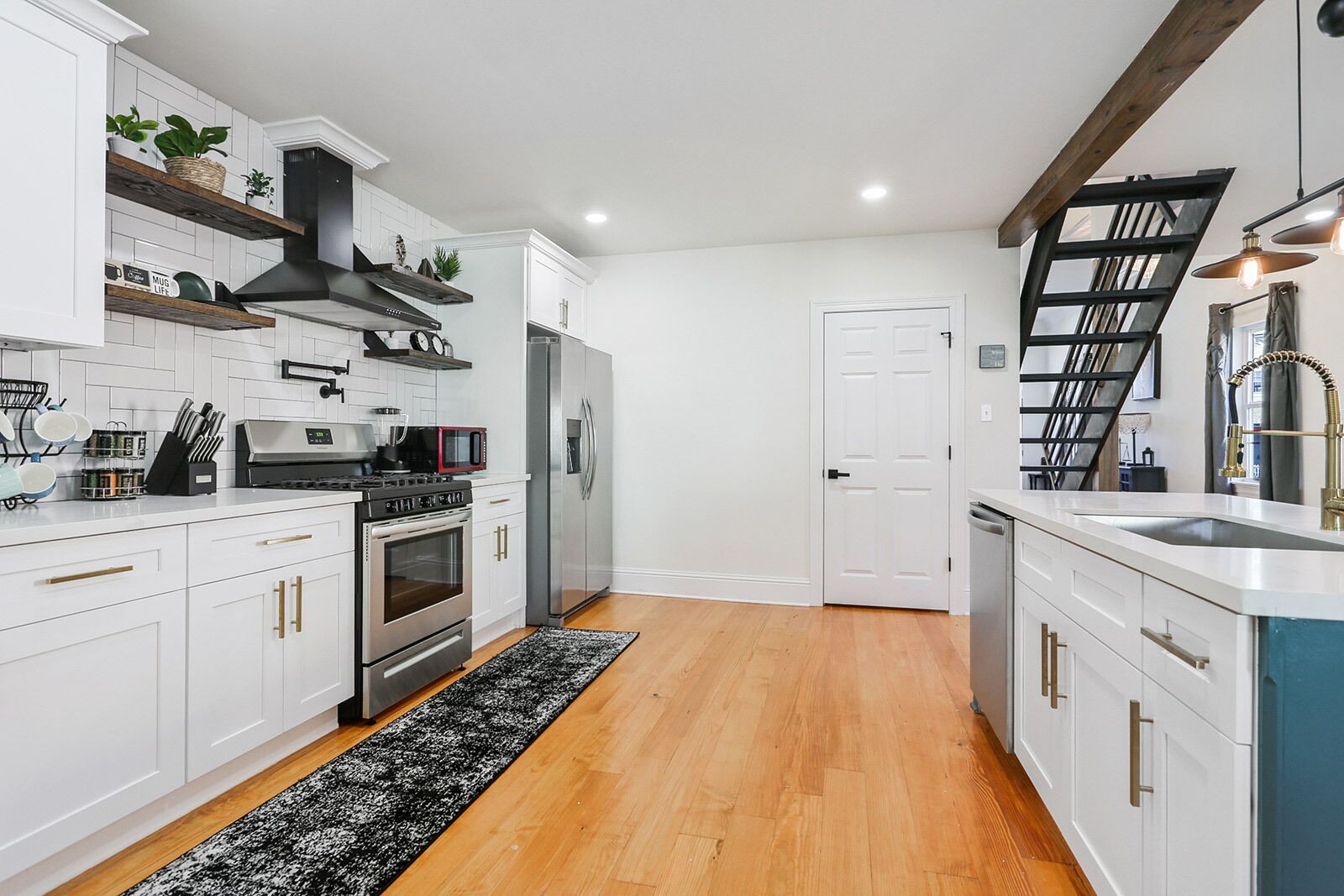 Spacious&New 3 BR House, Free parking, near treme