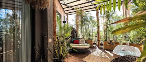 Private Deck & Tub Suite | Hypo-allergenic bedding, minibar, individually decorated, soundproofing