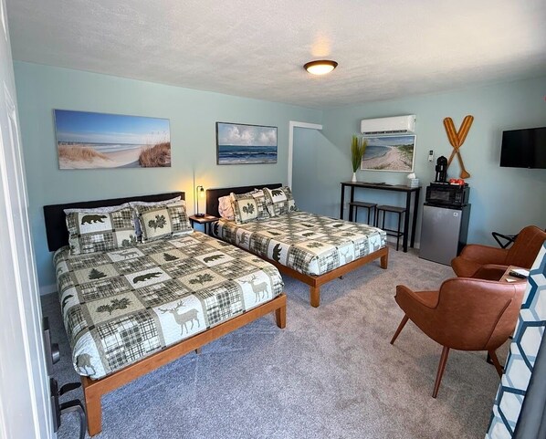 Family Suite | Premium bedding, memory foam beds, free WiFi, bed sheets - Hillcrest Motel (Rapid River)