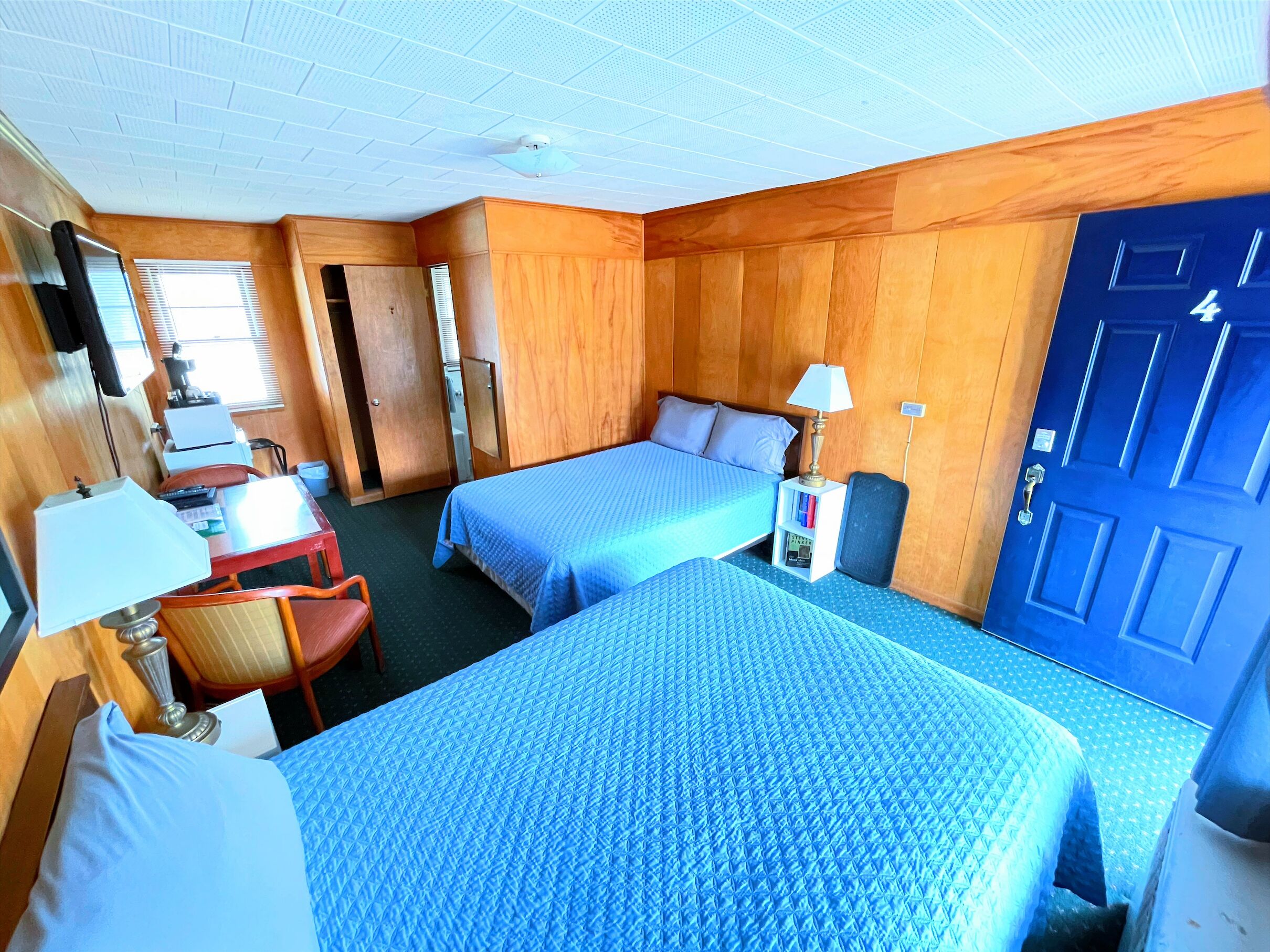 Phòng đôi có thiết kế đặc trưng | Bộ đồ giường cao cấp, nệm cao su hoạt tính (memory foam) 