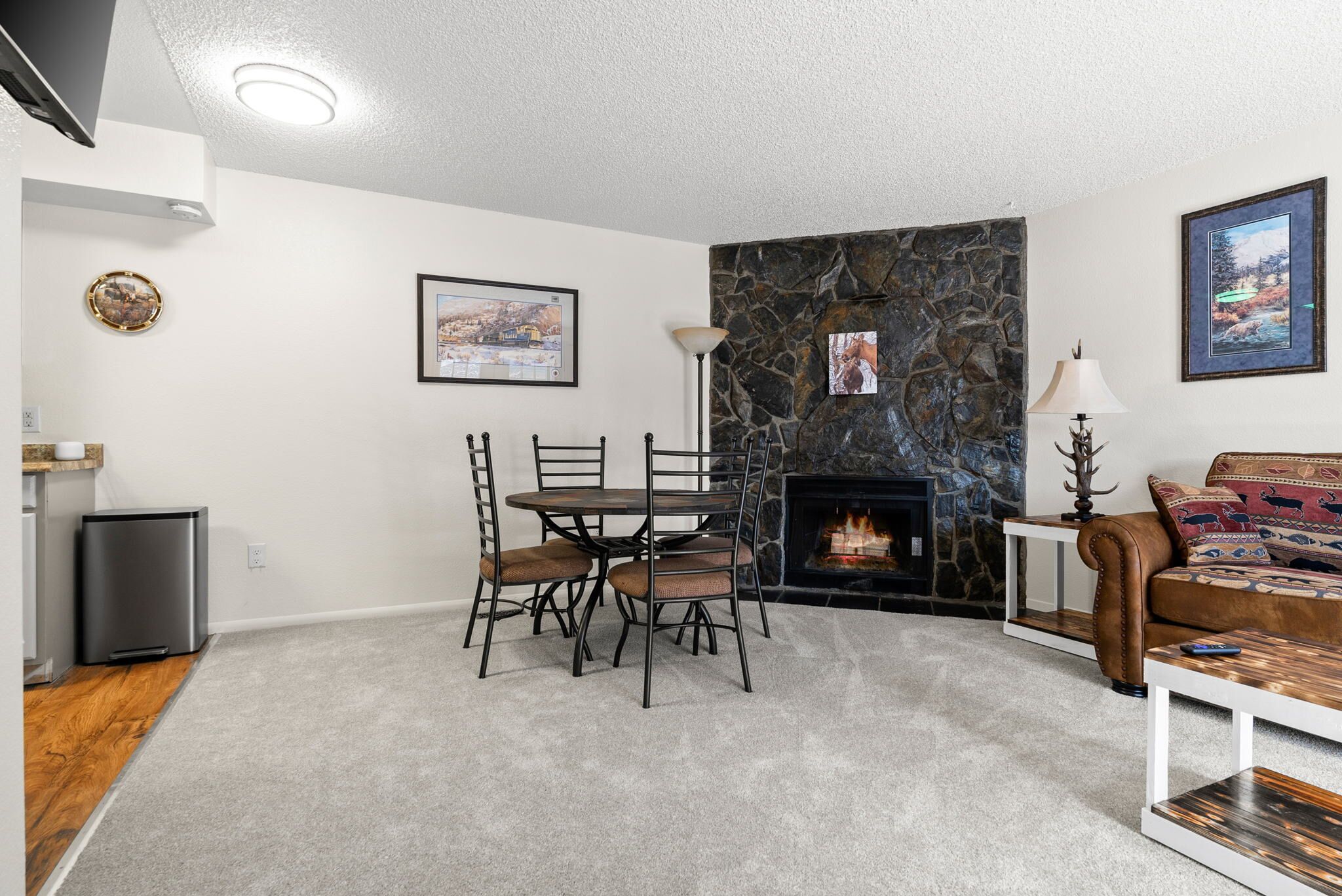 Moose Meadows Close to Airport, centrally located ; private entrance