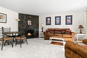 Smart TV, fireplace