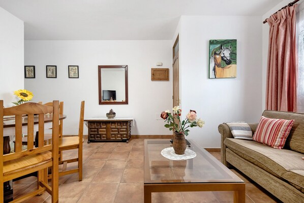 TV - Holiday Home "Casa Maria Cosme" with Mountain View & Wi-Fi (Los Realejos)