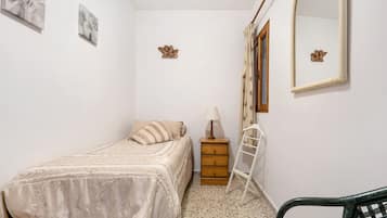 2 dormitorios, tabla de planchar con plancha, wifi gratis y ropa de cama