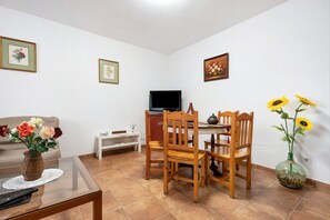 Dining - Holiday Home "Casa Maria Cosme" with Mountain View & Wi-Fi (Los Realejos)