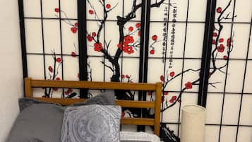 2 bedrooms, in-room safe, desk, iron/ironing board