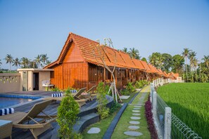 ด้านหน้าที่พัก