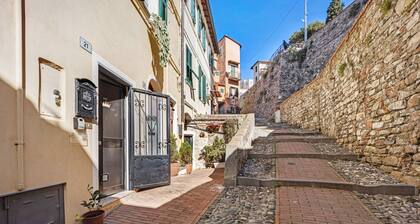 Holiday Home 'Domus Regina Elena' with City View, Wi-Fi & Air Conditioning