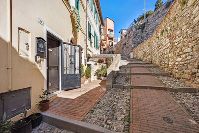 Holiday Home 'Domus Regina Elena' with City View, Wi-Fi & Air Conditioning