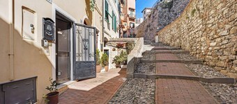 Holiday Home 'Domus Regina Elena' with City View, Wi-Fi & Air Conditioning