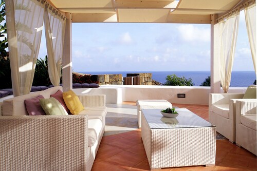 Ferienhaus "Vento del sud" mit Meerblick, Garten & Terrasse