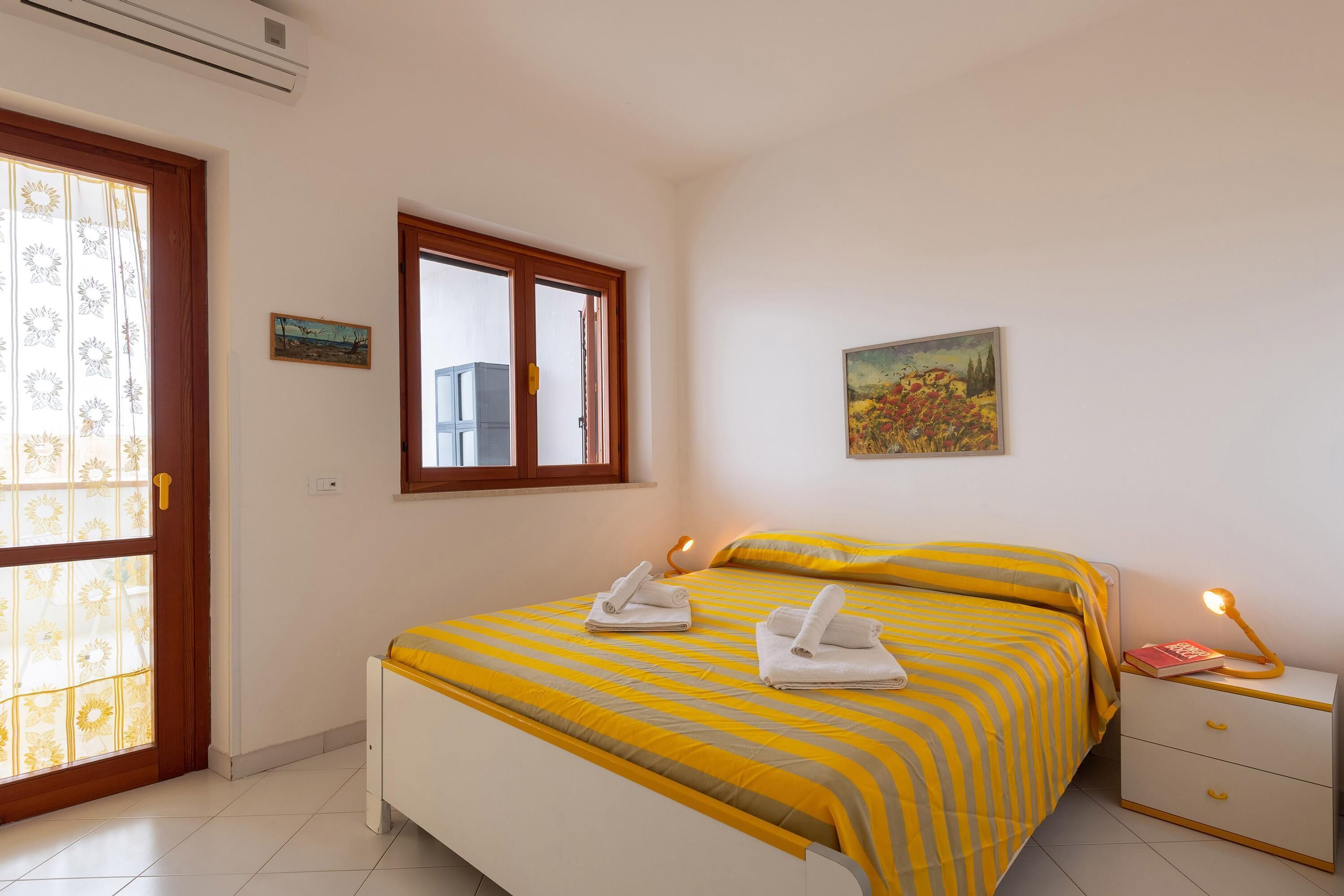 Apartment Rosaura close to the Beach with Sea View, Terrace & A/C