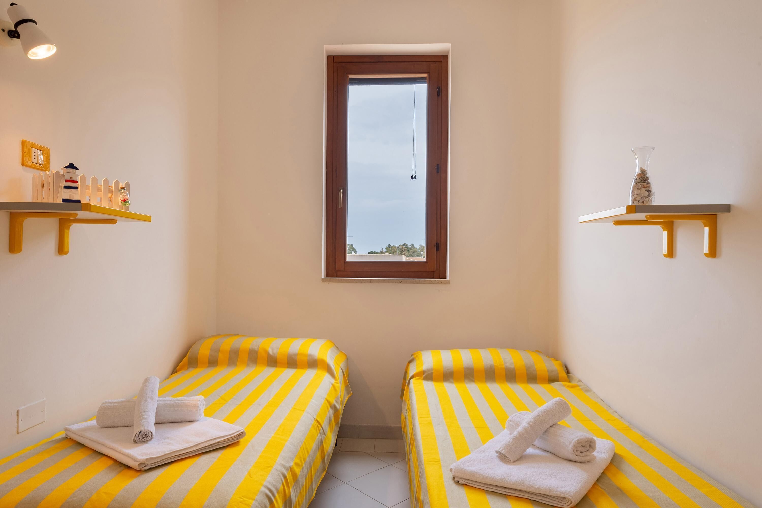 Apartment Rosaura close to the Beach with Sea View, Terrace & A/C