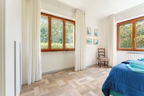 3 habitaciones, tabla de planchar con plancha y wifi gratis 