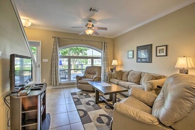 Relaxing Beach Condo with a Pool