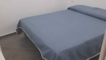 2 chambres, fer et planche Ă  repasser, Wi-Fi gratuit, draps fournis