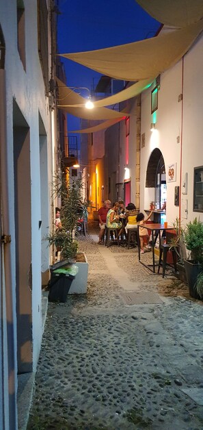 Outdoor dining - Holiday Home "Villa Adriana" with Terrace & Wi-Fi (Pantelleria)