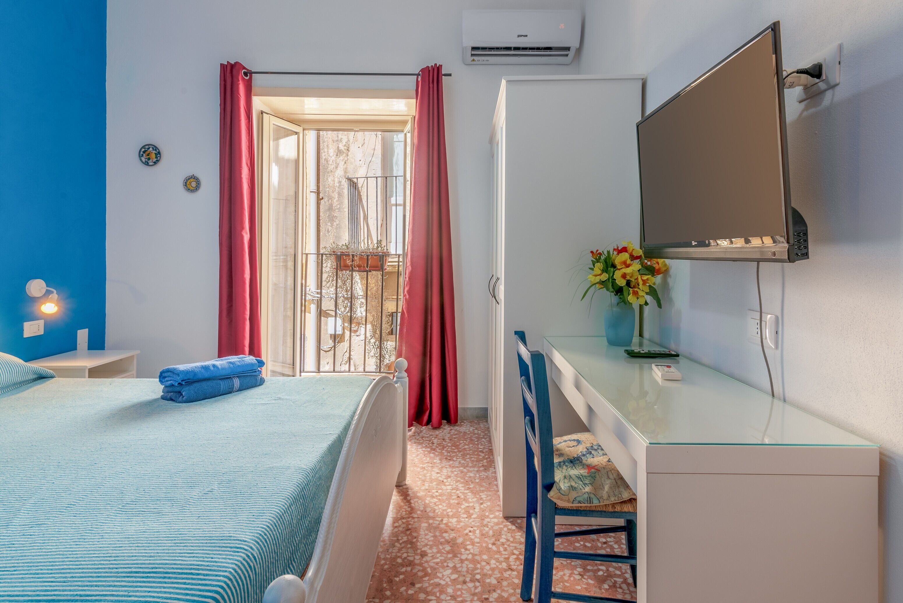 1 bedroom, iron/ironing board, WiFi (free), bed sheets