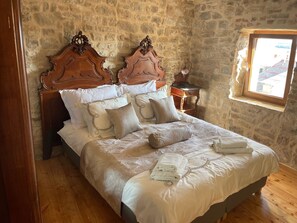 4 bedrooms, Internet, bed sheets