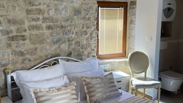 4 habitaciones, internet y ropa de cama