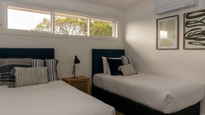 House, 3 Bedrooms | 3 bedrooms, iron/ironing board, bed sheets - Brighton House (Brighton)