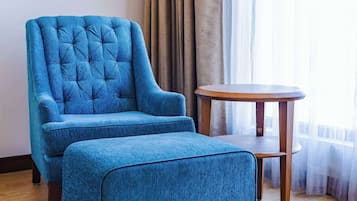 Premium Room, 1 King Bed | Room amenity