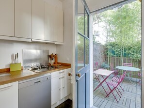 Kühlschrank, Mikrowelle, Ofen, Geschirrspüler