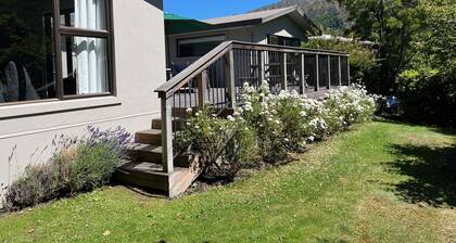 Family Home on Inverness - in the heart of Arrowtown!