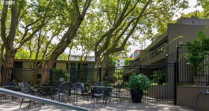 Newly renovated/furnished 2BR condo near PSU/OHSU