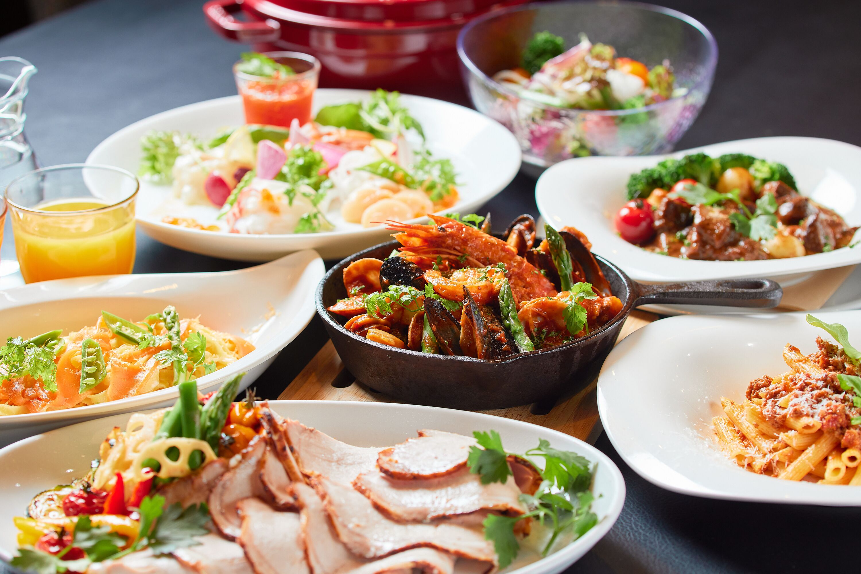 每日供应自助式早餐（每人 JPY 2000）