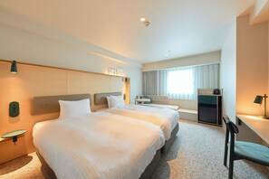 Caja de seguridad en la habitación, escritorio y cortinas blackout 