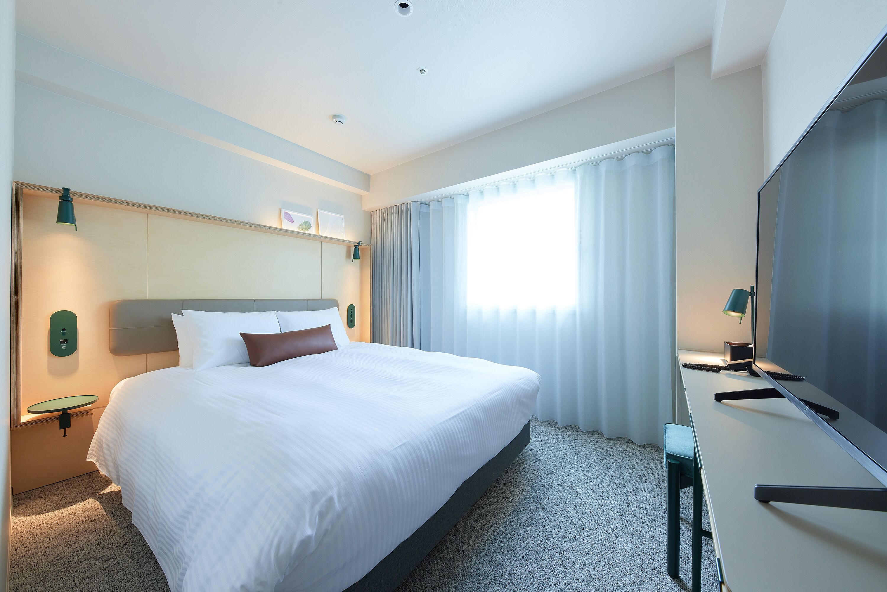 Zimmersafe, Schreibtisch, Verdunkelungsvorhänge, schallisolierte Zimmer