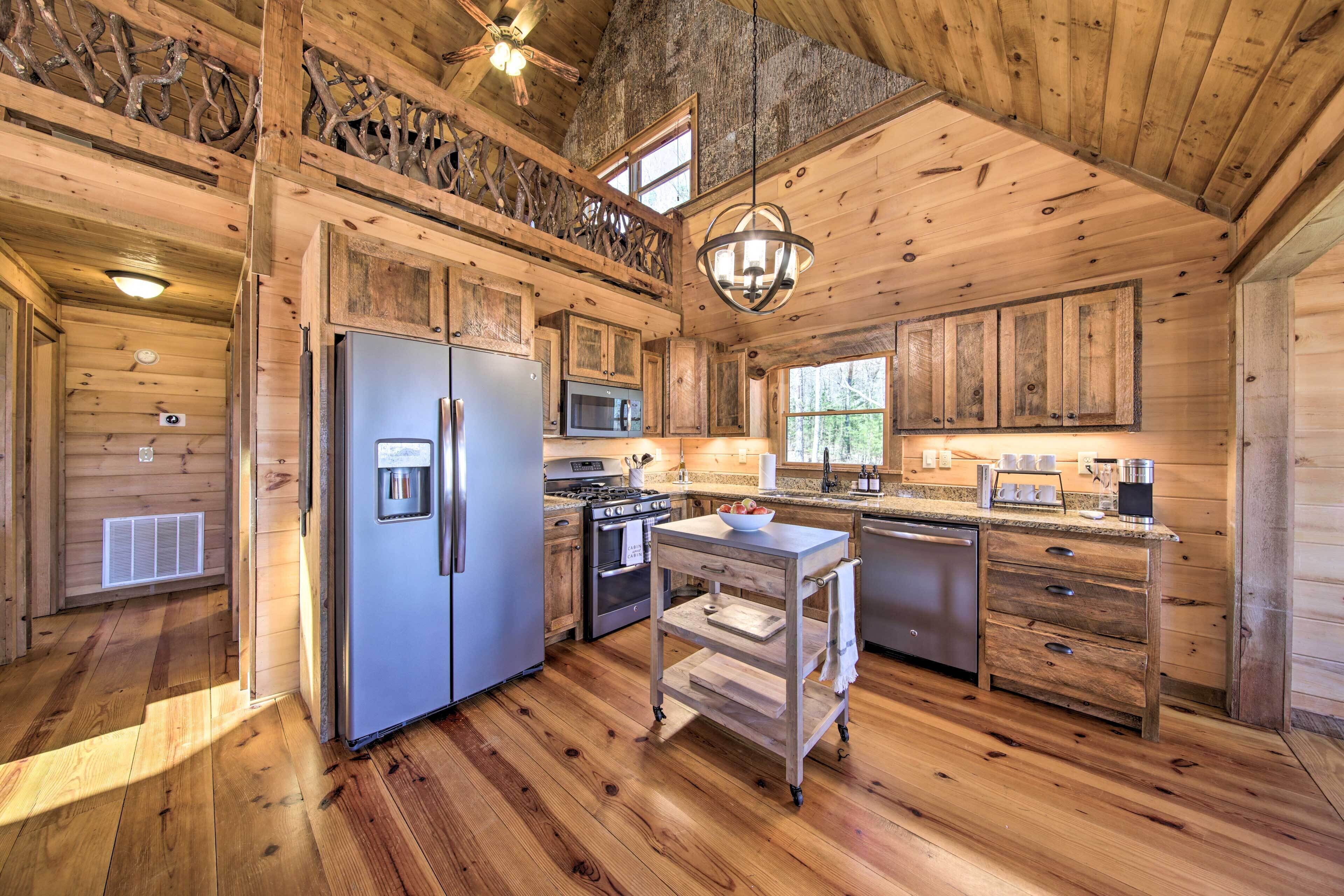 Stunning Escape w/ Loft, Hot Tub + Mtn Views!