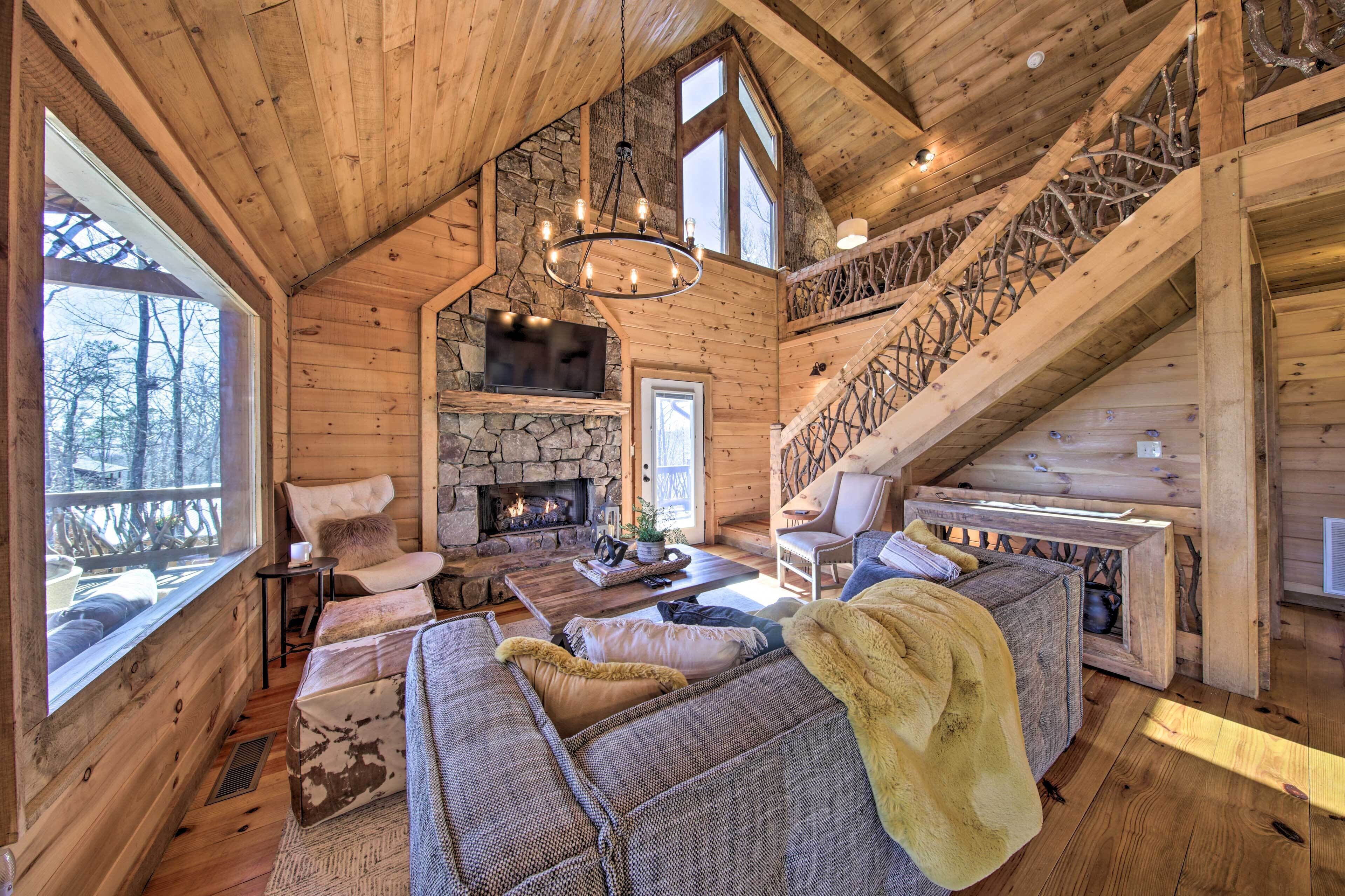 Stunning Escape w/ Loft, Hot Tub + Mtn Views!