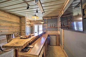 Dining - Stunning Escape w/ Loft, Hot Tub + Mtn Views! (Morganton)