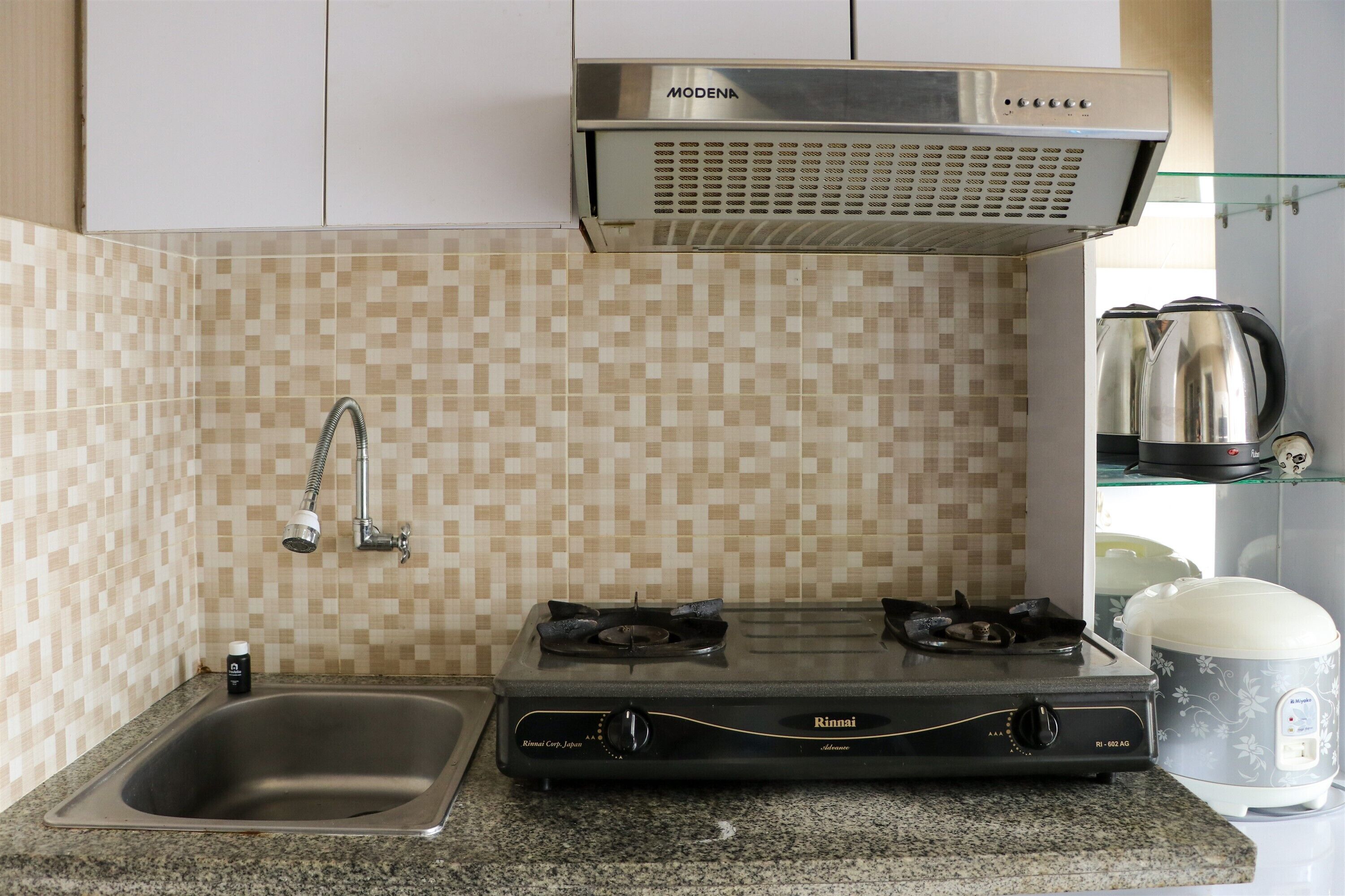 Room | Private kitchen | Fridge, stovetop, cookware/dishes/utensils