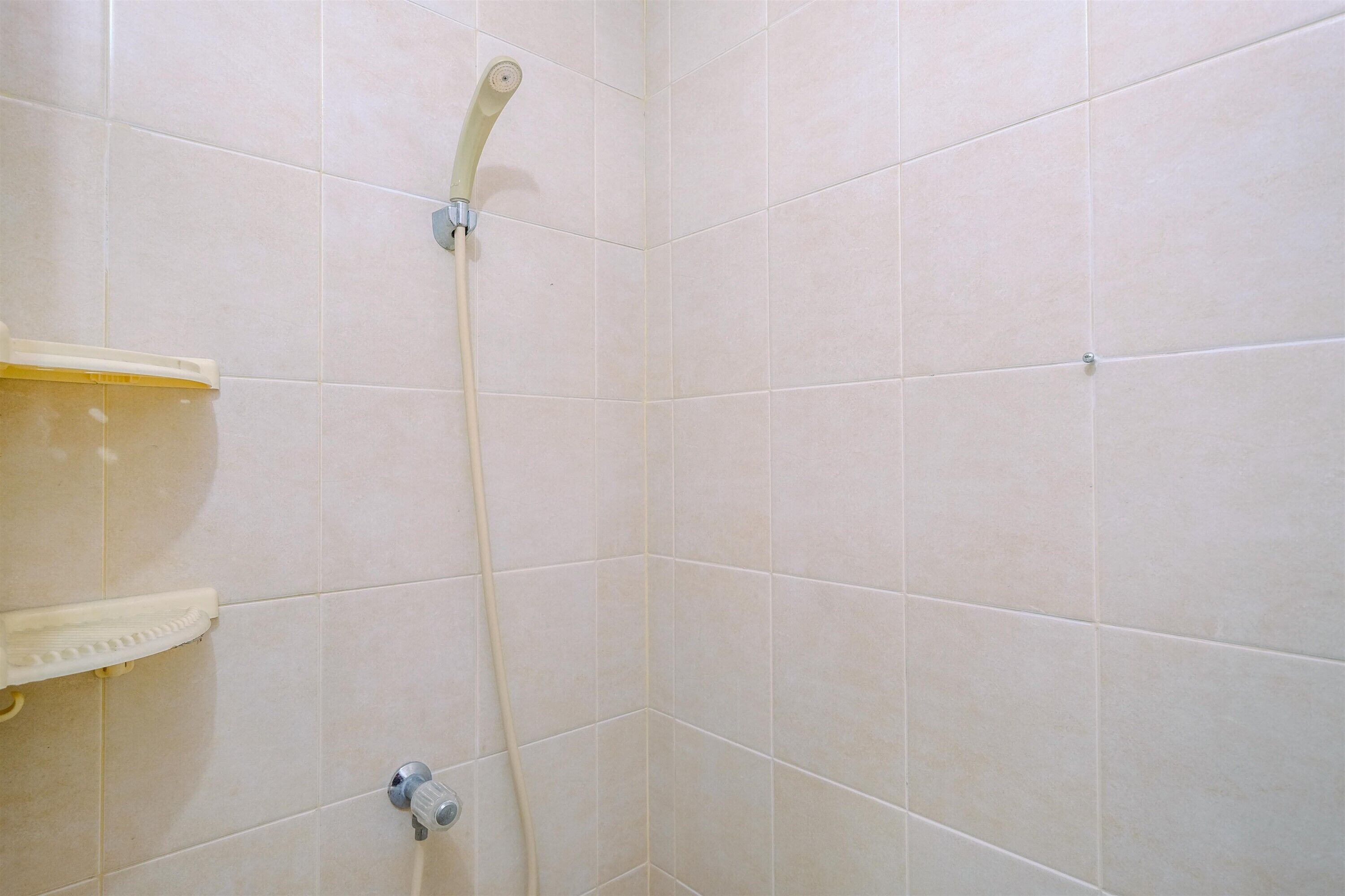 Kamar | Kamar mandi | Shower, perlengkapan mandi gratis, handuk, dan sampo