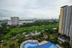 View from property - Cozy And Strategic Studio At Springlake Summarecon Apartment (Bekasi)