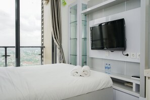 Interior - Homey And Warm Studio At Sky House Bsd Apartment (Pagedangan)